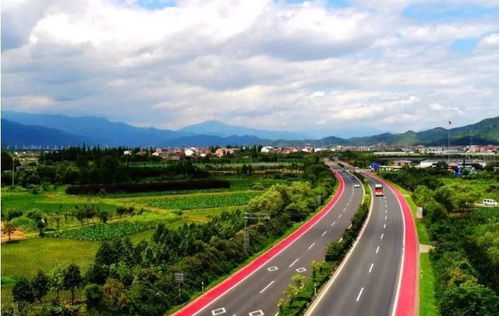 中國絕美彩色公路大盤點 特色各異，驚艷四方，隧道奇觀更添魅力